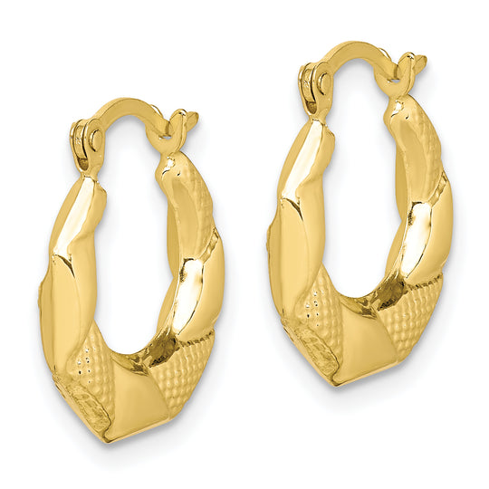 Aretes de Aro Huecos con Textura Festoneada en Oro de 10k