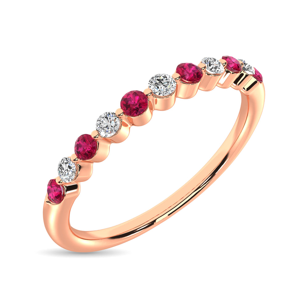 Diamante 1/4 Ct.Tw. Y Ruby Stack Band en oro rosa de 10 quilates (5 diamantes y 6 rubíes)