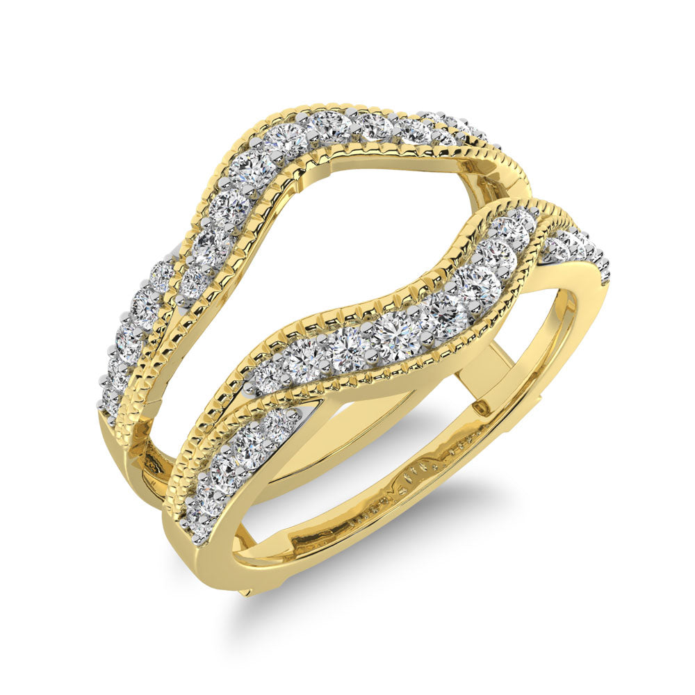 Oro amarillo de 14 quilates de 2/5 quilates total. Anillo protector de diamantes con detalle milgrain