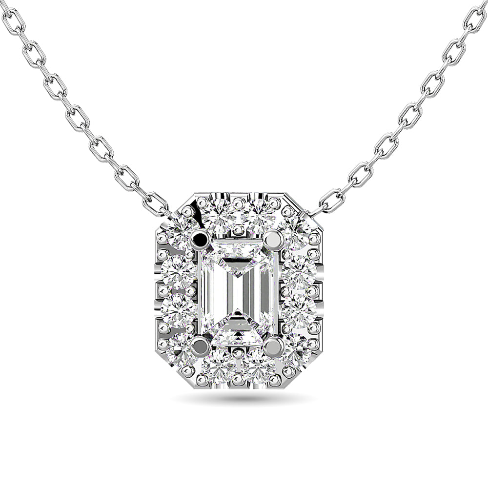 Colgante con halo único de diamantes de talla esmeralda de 1/4 qt de peso total en oro blanco de 14 k