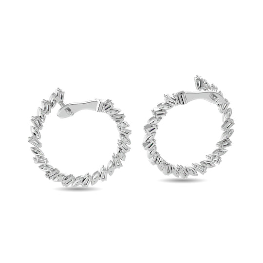 Diamante 3/4 Ct.Tw. Aretes de aro rectos de talla baguette en oro blanco de 14 k