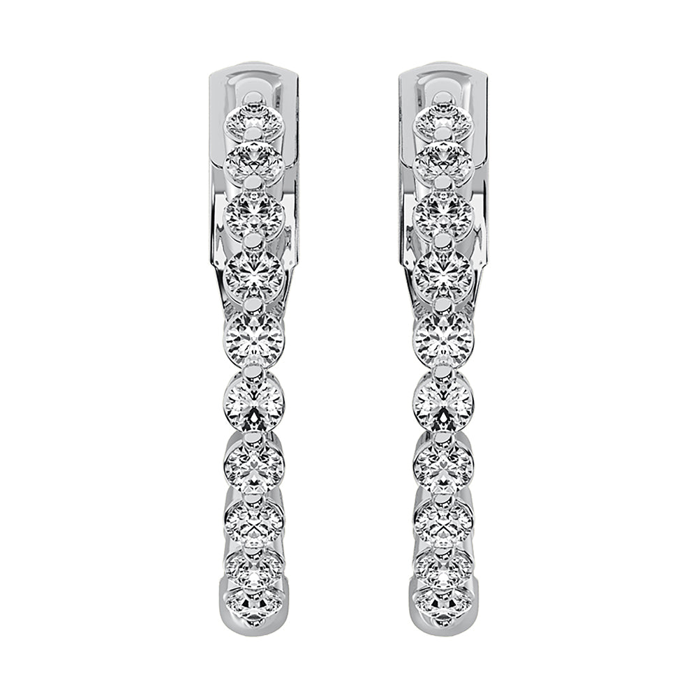 Oro blanco de 14 quilates de 1 qt. total Pendientes de aro con diamantes redondos