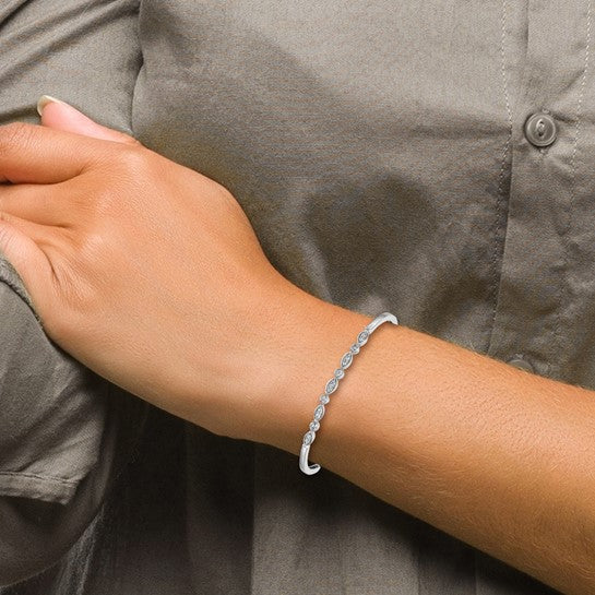 Brazalete Bangle de Diamante en Oro Blanco de 14k