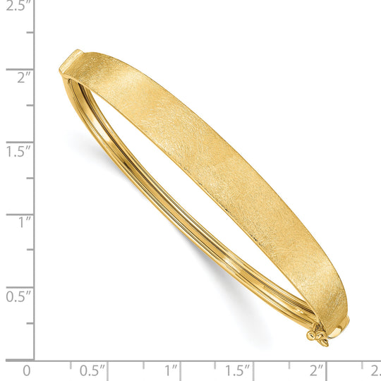 Brazalete con bisagras graduado y acabado satinado de 14k