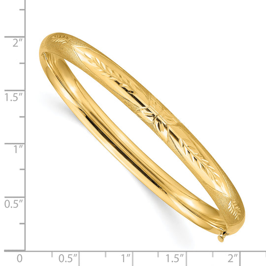 Brazalete tipo brazalete con bisagras y grabado florentino de 14k 4/16