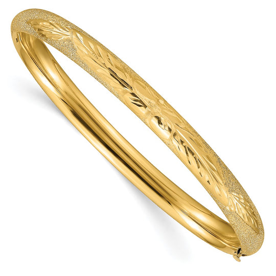 Brazalete tipo brazalete con bisagras y corte láser de gran tamaño de 14k 4/16