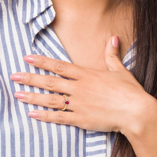 Anillo Halo con Rubí Pera y Diamante en Oro Amarillo de 14k