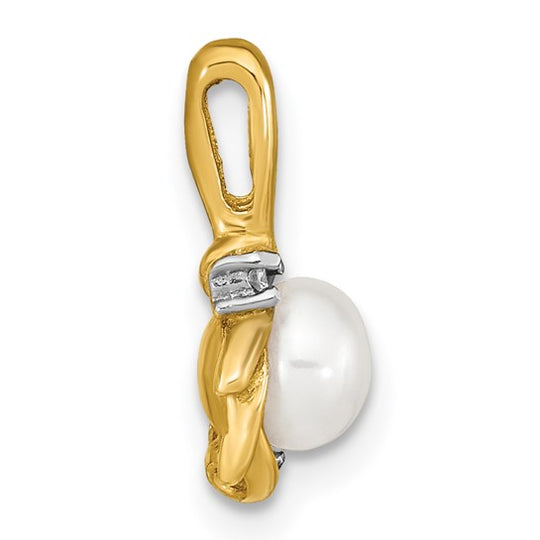 14K Madi K 5-6 mm Perla Botón Blanca FWC y Diamante de 0.02 ct Colgante