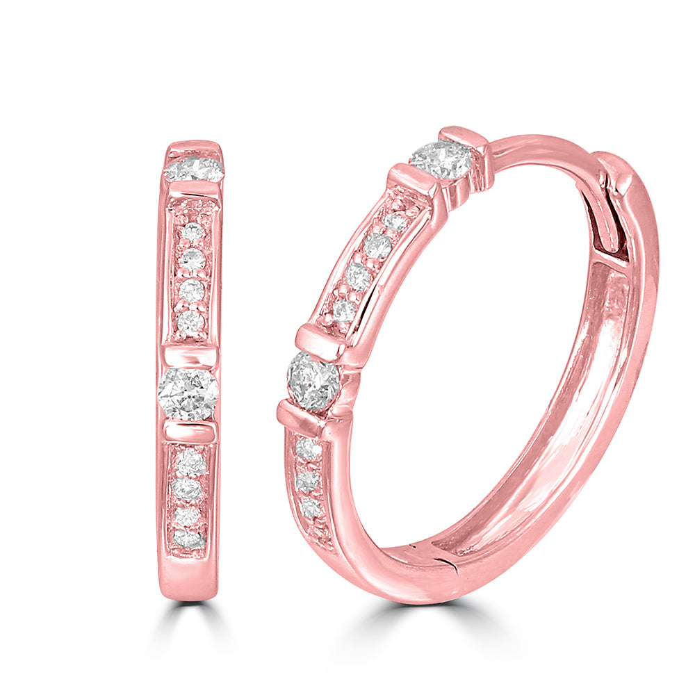 Oro rosado de 14 quilates, 1/6 quilates total. Pendientes de aro apilables con diamantes