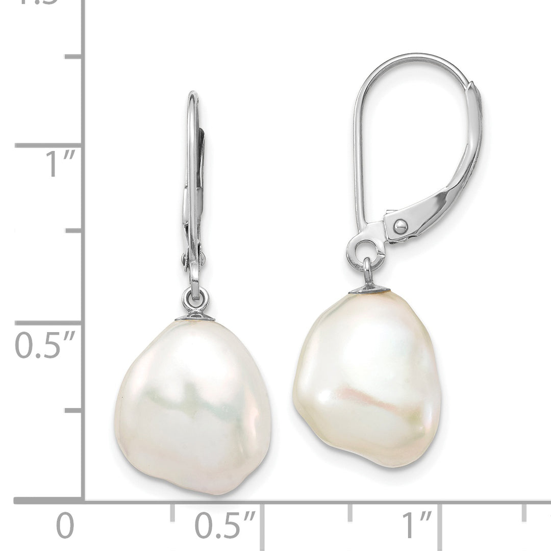 Pendientes colgantes de perlas Keshi FWC blancas de oro blanco de 14 quilates de 13x15 mm