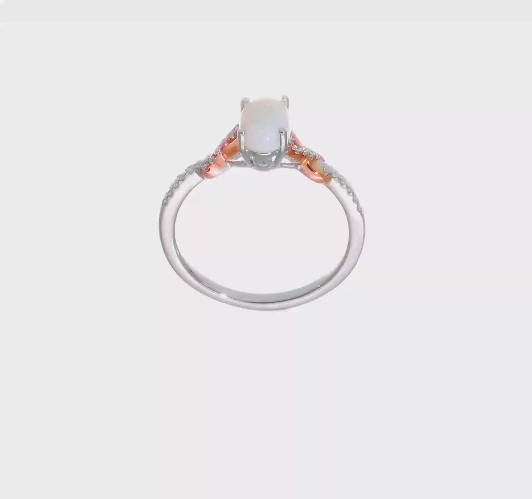 Anillo Ovalado de Ópalo y Diamantes en Oro Bicolor Pulido de 14k